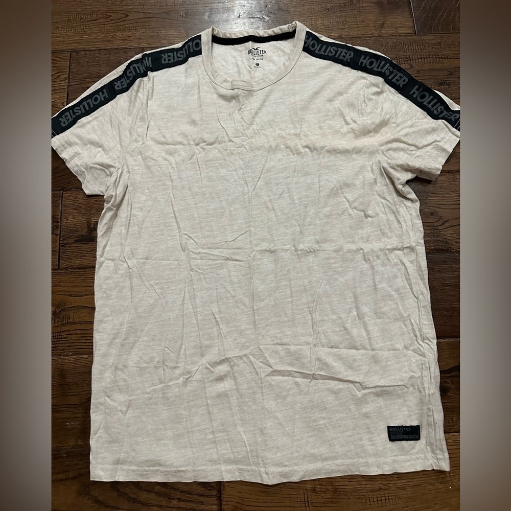 Hollister T-shirt